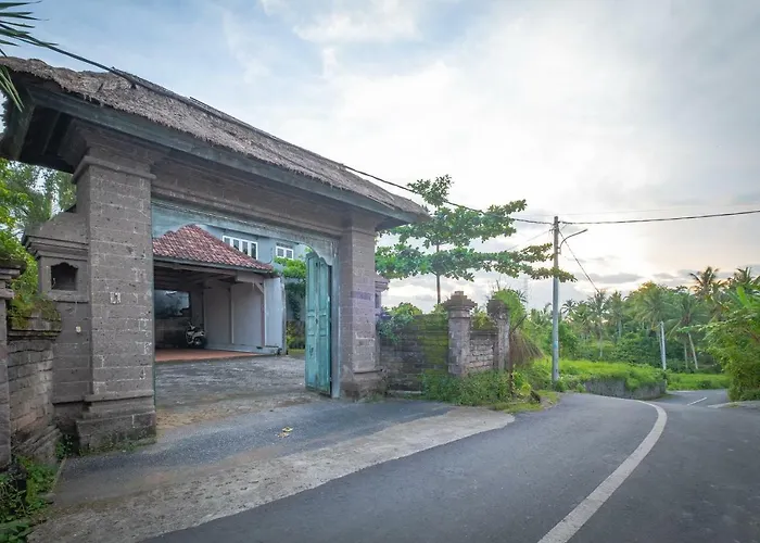 ゲストハウス Puri Cili